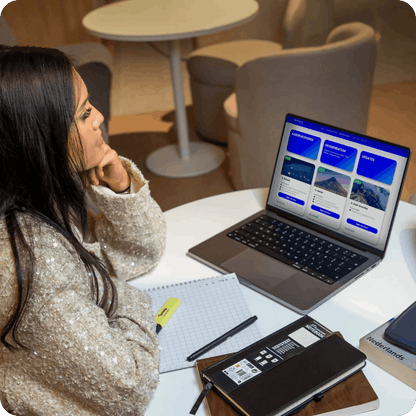 Leerling oefent online voor het VMBO examen met MyTutor examentraining op laptop